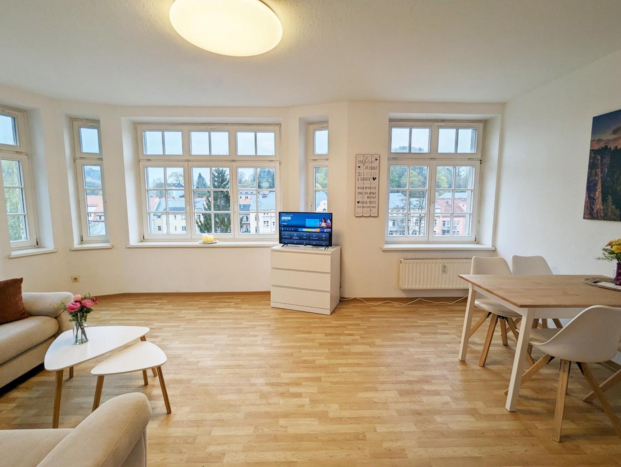 Hw3 - Urlaubsmagie - Helle, Grosse Wohnung Mit Pool Sebnitz Luaran gambar